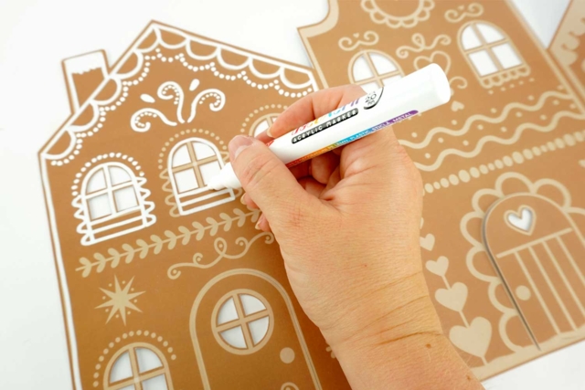 Large Pre-Drawn Christmas Village + 1 White Marker - 3 - Christmas Villages and Nativity Scenes to Create - 10doigts.com - Crèches et villages de Noël à fabriquer - 10doigts.fr