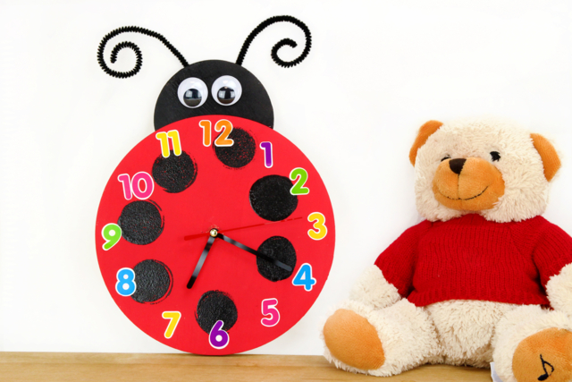 Round Wooden Clock - 5 - Craftable Clocks - 10doigts.com - Horloges à fabriquer - 10doigts.fr