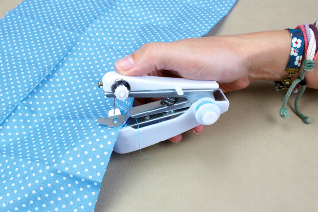 Manual and Mechanical Sewing Machine - 3 - Needles and Pins - 10doigts.com - Aiguilles et épingles : les essentiels de la mercerie - 10doigts.fr