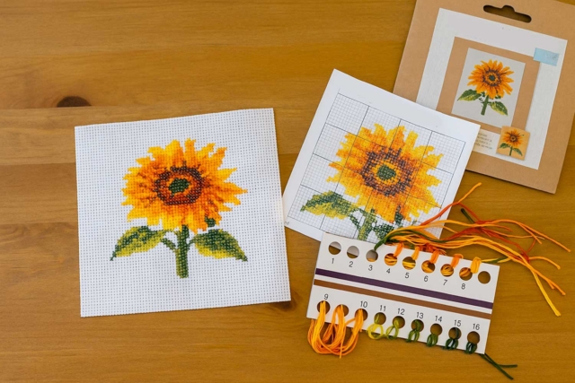 MINI Kit de punto de cruz: Girasol - Kits Mercerie - 10doigts.fr
