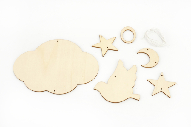 Wooden Sky Mobile to Assemble - 2 - Wooden Decorative Suspensions - 10doigts.com - Suspensions décoratives en bois - 10doigts.fr