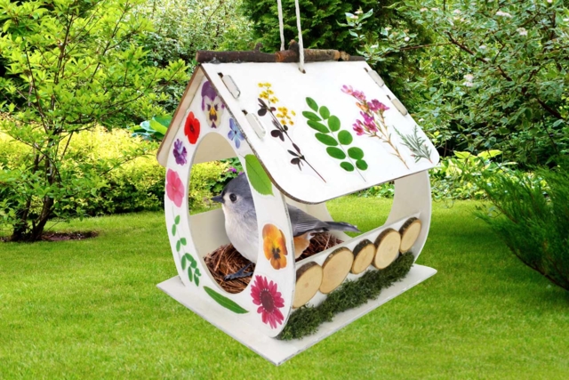 Wooden House Birdhouse - 2 - Wooden Birdhouses and Feeders - 10doigts.com - Nichoirs, mangeoires en bois - 10doigts.fr