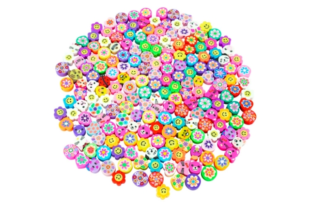 Perlas de animales adorables y flores - alrededor de 200 perlas - Perles Pâte polymère - 10doigts.fr