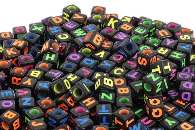 abalorios letras negros - Perles Alphabet - 10doigts.fr