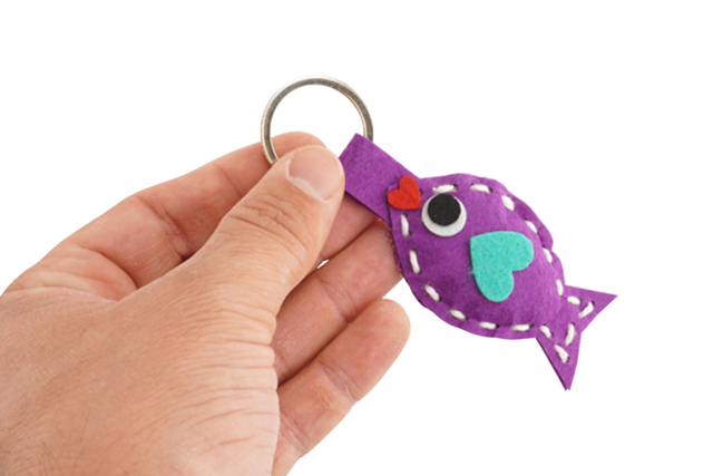 Felt Fish Keychain Kit - 6 Pieces - 4 - Felt Kits - 10doigts.com - Kits en feutrine - 10doigts.fr