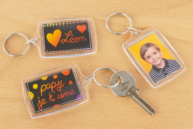 Scratch-off Keychains - 2 Pieces - 1 - Keychains - 10doigts.com - Porte-clés - 10doigts.fr