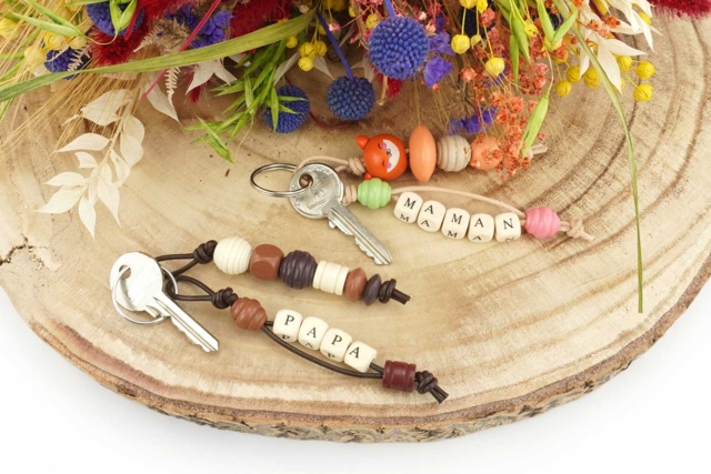 Wooden Beads “DAD” and “MOM” - 90 beads - 3 - Alphabet Beads - 10doigts.com - Perles Alphabet - 10doigts.fr