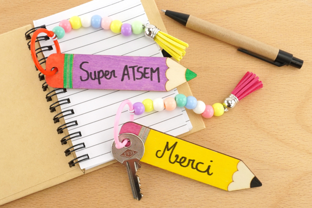Pencil Keychains - 6 Pieces - 3 - Wooden Jewelry and Keychains - 10doigts.com - Bijoux et porte-clefs en bois - 10doigts.fr