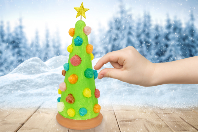 18 cm Styrofoam Cone - 5 - Decorative Shapes - Styrofoam - 10doigts.com - Formes à décorer - Polystyrène - 10doigts.fr