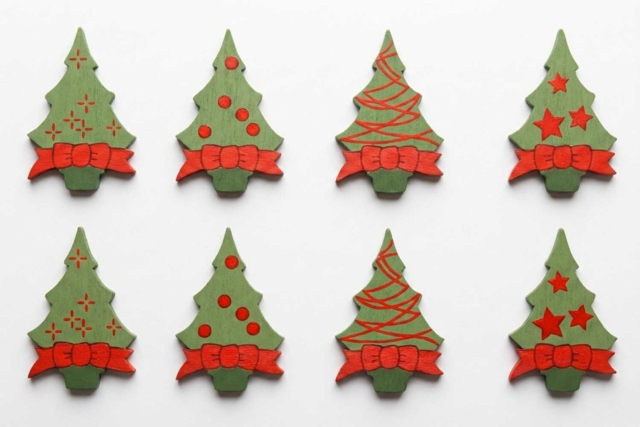 Decorated Wooden Christmas Trees - 8 Pieces - 3 - Painted Wooden Decor - 10doigts.com - Déco en bois peints - 10doigts.fr