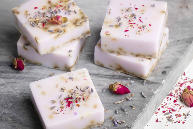 jabones cuadrados de rosa - Bases de savon - 10doigts.fr