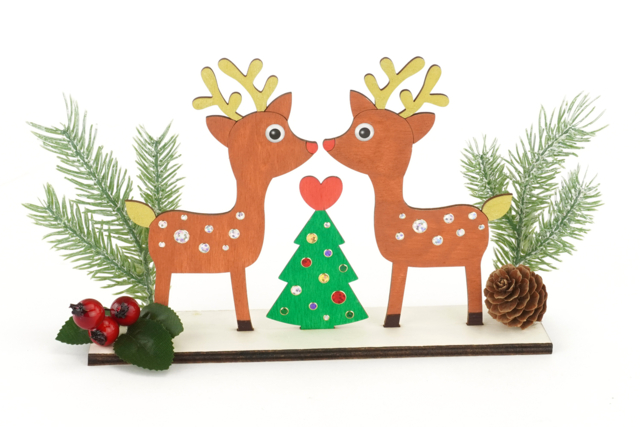 Christmas Scene with Reindeer and Tree - 3 - Christmas Wooden Objects - 10doigts.com - Objets en bois Noël - 10doigts.fr