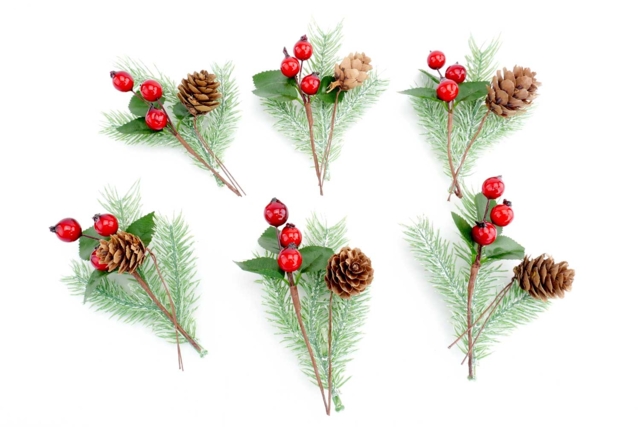 Set de 6 ramas de abeto, 6 ramas de acebo y 6 piñas - Déco Noël Nature - 10doigts.fr