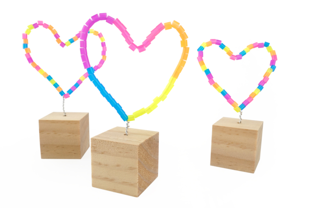 Heart Sculpture Kit with Fuse Beads - 6 Pieces - 6 - Parent's Day Kits - 10doigts.com - Kits fête des parents - 10doigts.fr