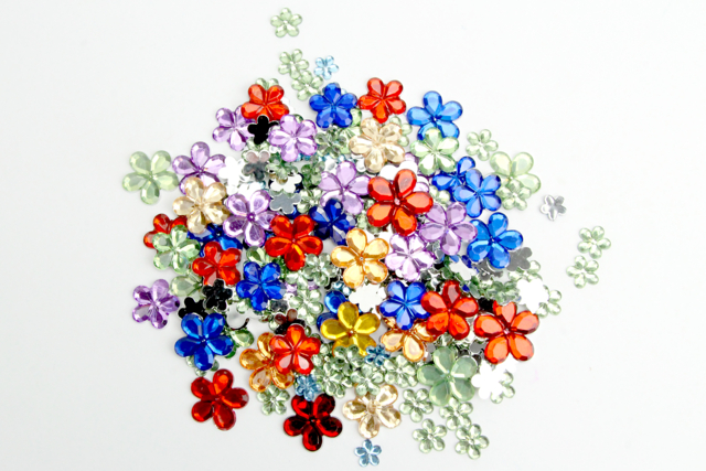 Gem Flowers - 200 pcs - 3 - Rhinestones - 10doigts.com - Strass : apportez de l'éclat à toutes vos créations - 10doigts.fr