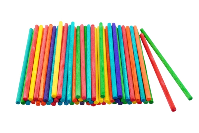 Assorted Colored Wood Sticks - 60 Pieces - 1 - Wooden Sticks and Rods - 10doigts.com - Bâtons et tiges en bois - 10doigts.fr