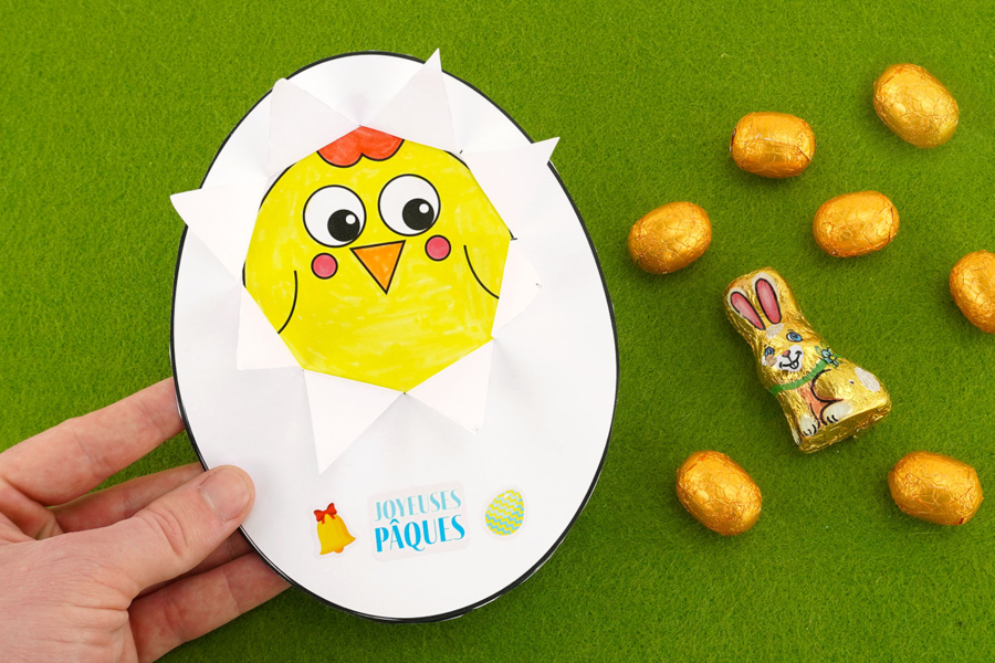 Pollito "huevo roto" para Pascuas
